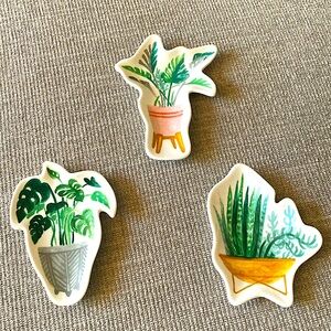 Excellent condition 3 plant trinket trays- ceramic